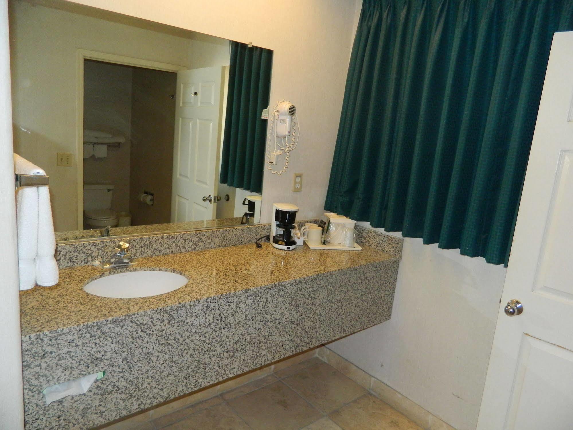 Capital Suites Blythe Extérieur photo